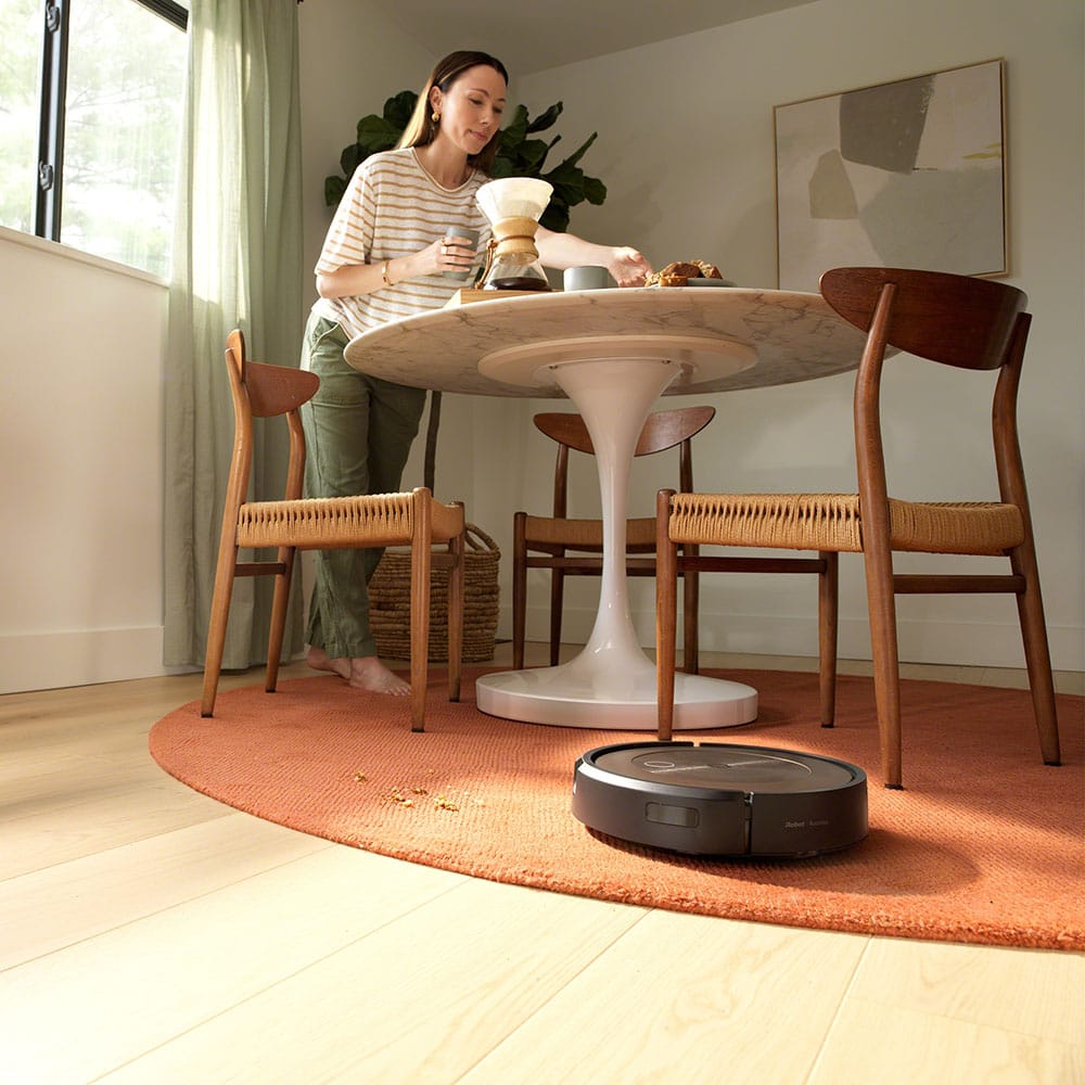 Roomba j j Web PDP Carousel CarefulDrive x